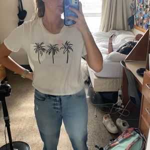 Cute cropped tee from billabong, size small!